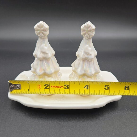 White Christmas Tree Salt And Pepper Shakers With Tray Bella Casa By Ganz Read - Picture 4 of 13